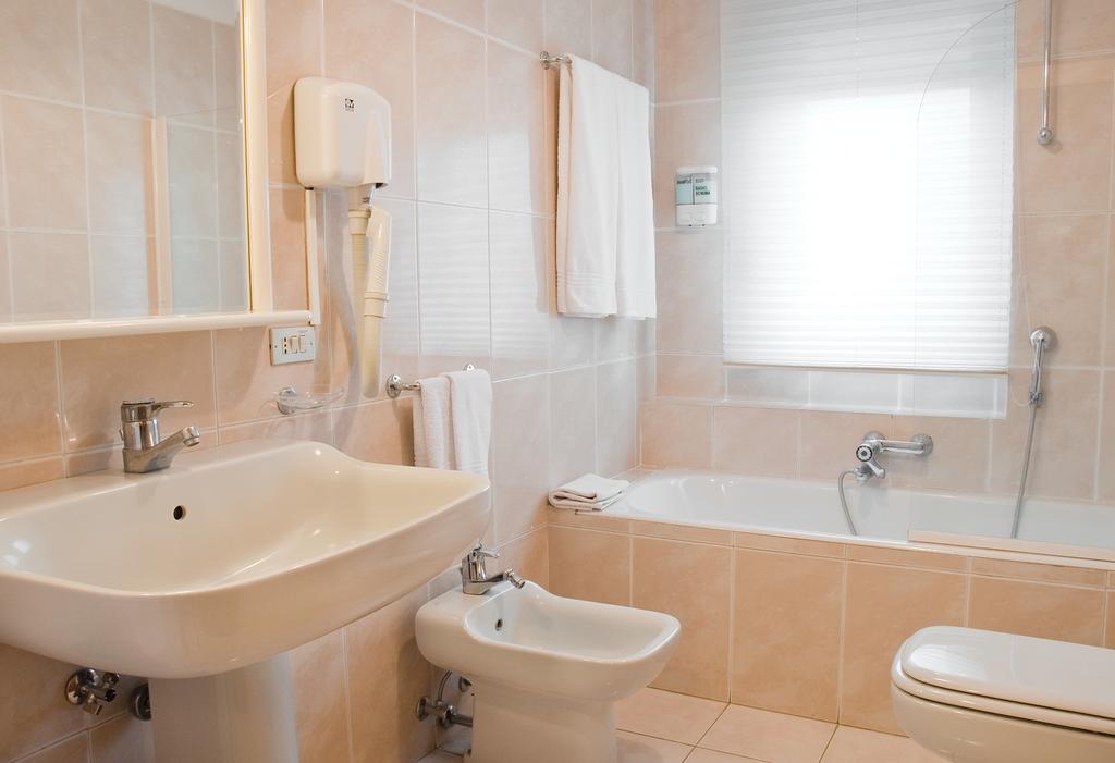 Porto Ulisse Bed and Breakfast Catánia Buitenkant foto